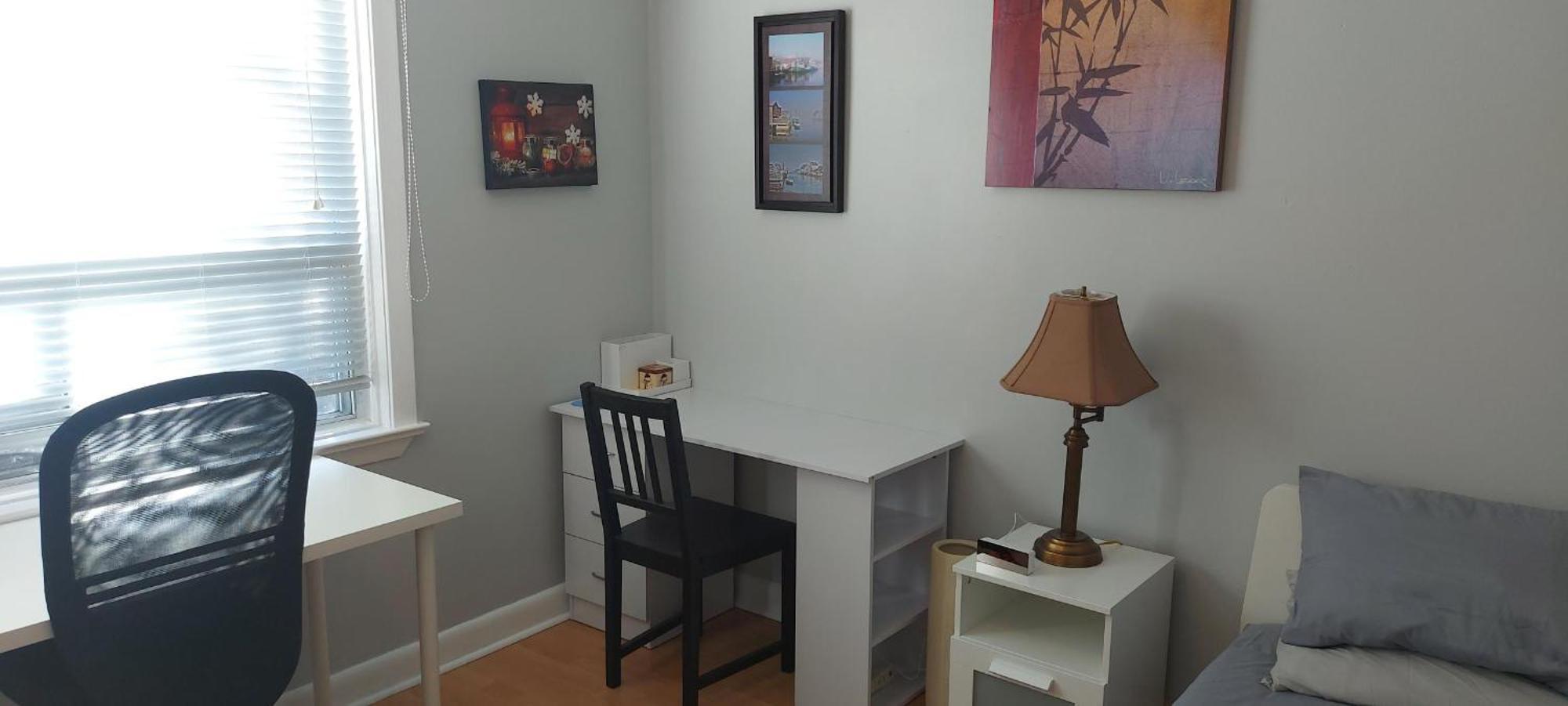 High Park Single Room With Personal Washroom And Kitchen Toronto Dış mekan fotoğraf