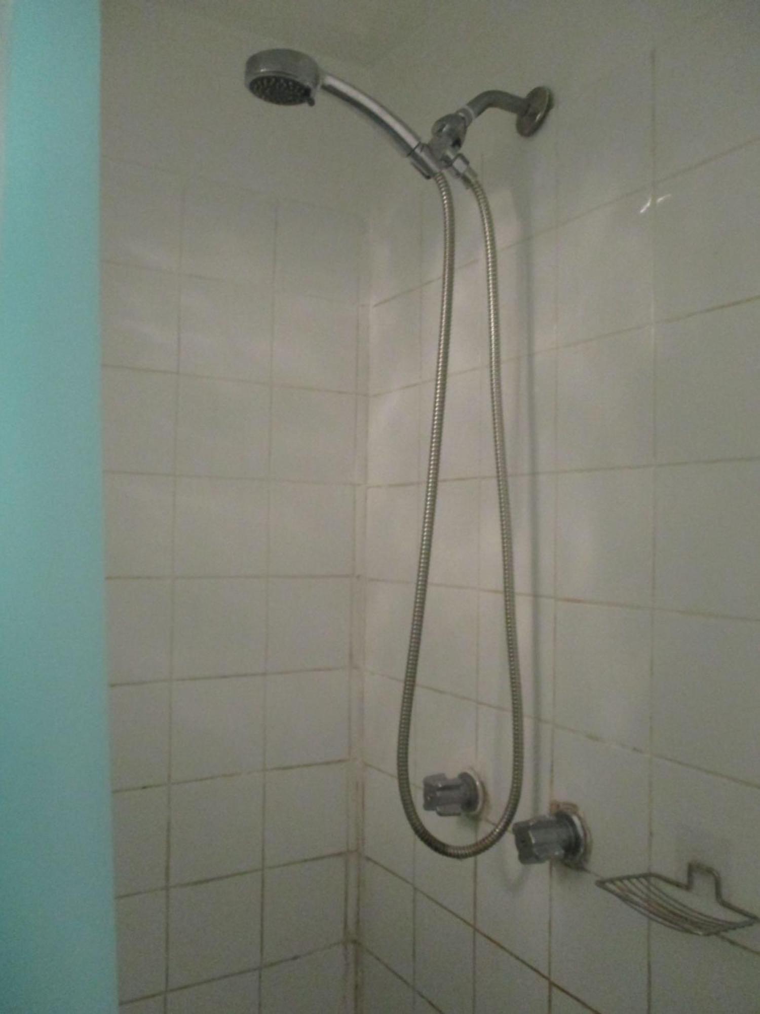 High Park Single Room With Personal Washroom And Kitchen Toronto Dış mekan fotoğraf